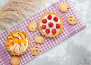 Lee más sobre el artículo Tartaletas de galletas con crema pastelera y frutas